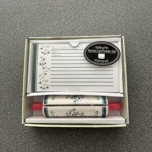 Pfaltzgraff Winterberry Rolling Pin Recipe card holder NWT